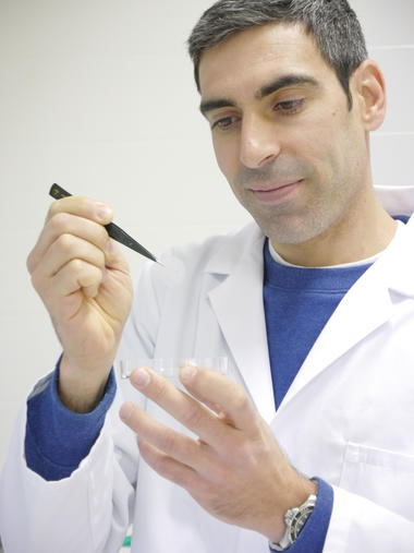 Dr. Luis André L. Fernandes har bakgrunn innen biosensorer.  Foto