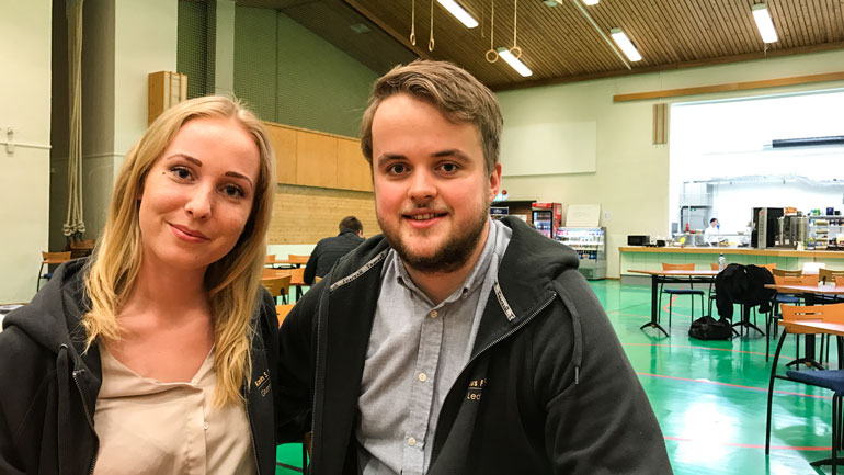 Karin S. Nilsen og Markus F. Brevik har nettopp lansert linjeforeningen til studentene i økonomi og ledelse på Ringerike.   Foto