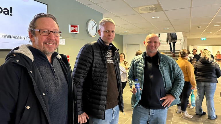 GODT MED INNPUTT: Dei tre lokale lærarane Ørjan (f.v.), Lars Rune og Geir deltok på verkstaden «Lesing, skriving og muntlegheit».